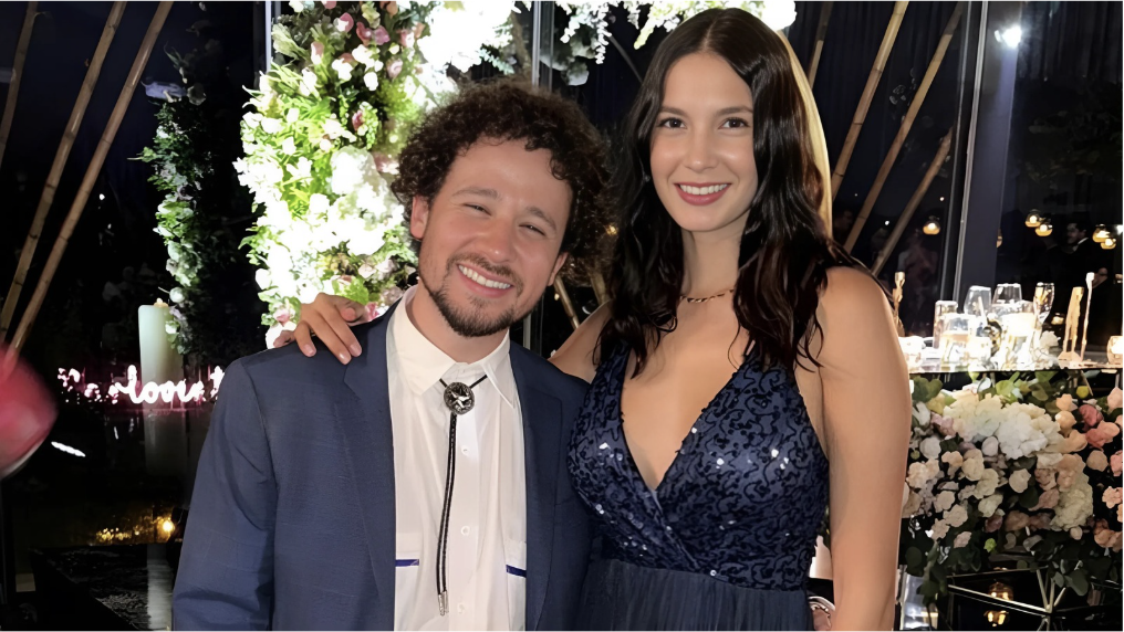 cLuisito_Comunicas_Private_Life