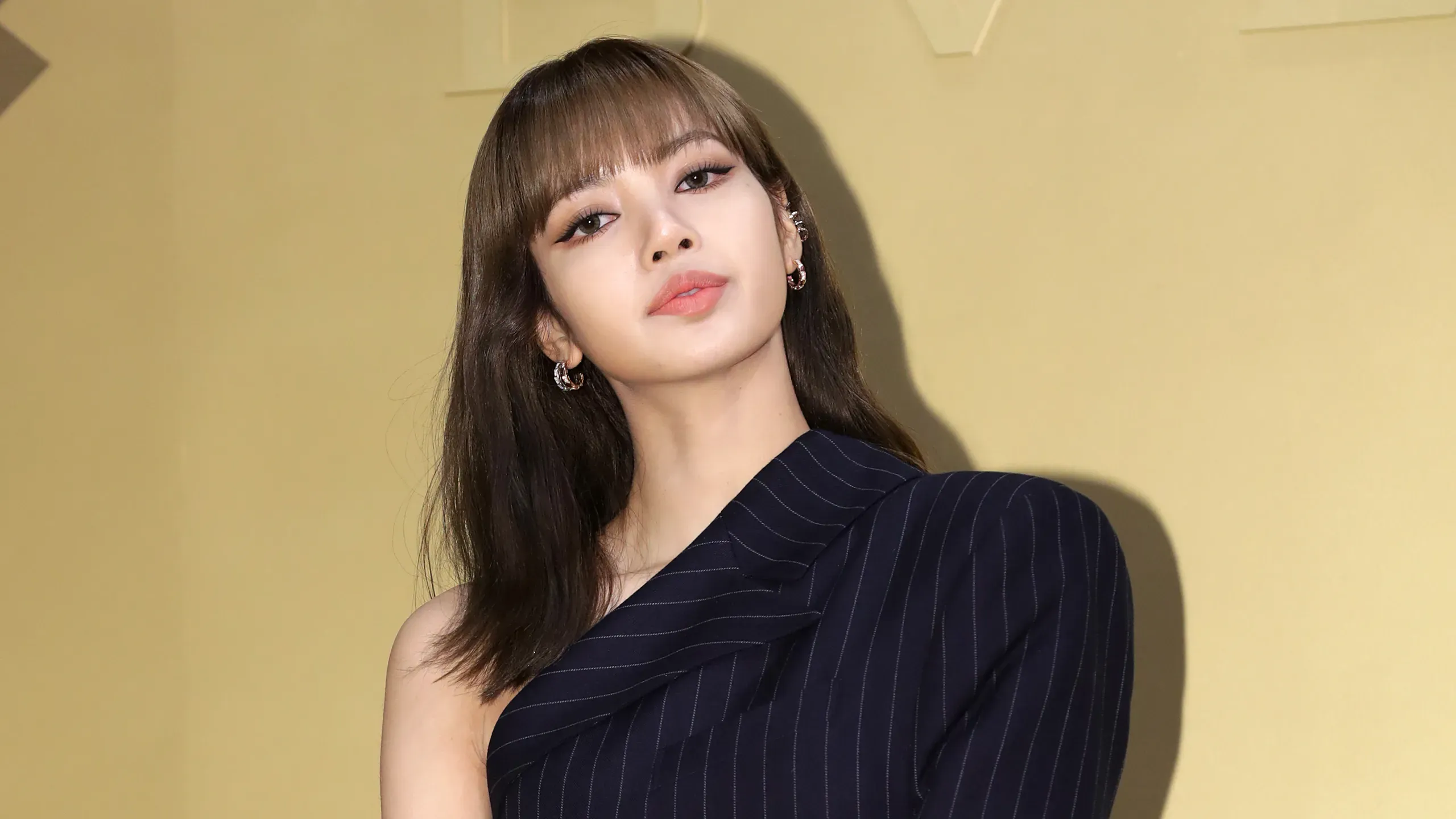 zzThe_Impact_of_Height_on_Lalisa_Manobans_Career